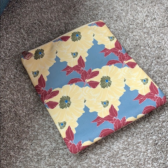 Rachel Pally Clutch (From FabFitFun) - Picture 2 of 3